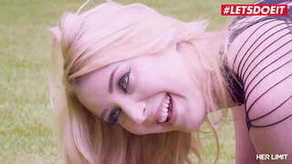 LETSDOEIT - Amaris &amp;amp; Caleb Roca - Sexet Røv Blondie Git Anal Dybt Sparket Af En Trang Daddy