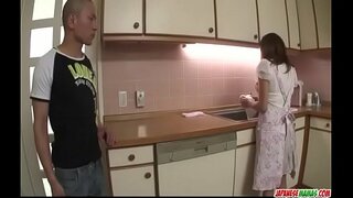 Hikaru Wakabayashi juża l-kbira tagħha sider li jilagħbu mal-vit