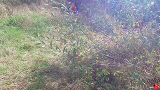 Vreemdeling Genaai Catwoman In Die Mond Na Mediteer In Die Bos