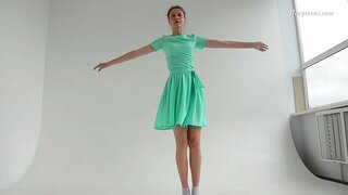 Super gymnast prilagodljiv balerina babe Alla