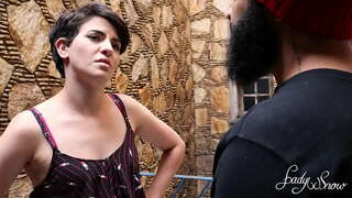 Comunistinha ඇත මත ඡන්දය ප්රකාශ කිරීමට Boulos හා එය බවට පත් අං